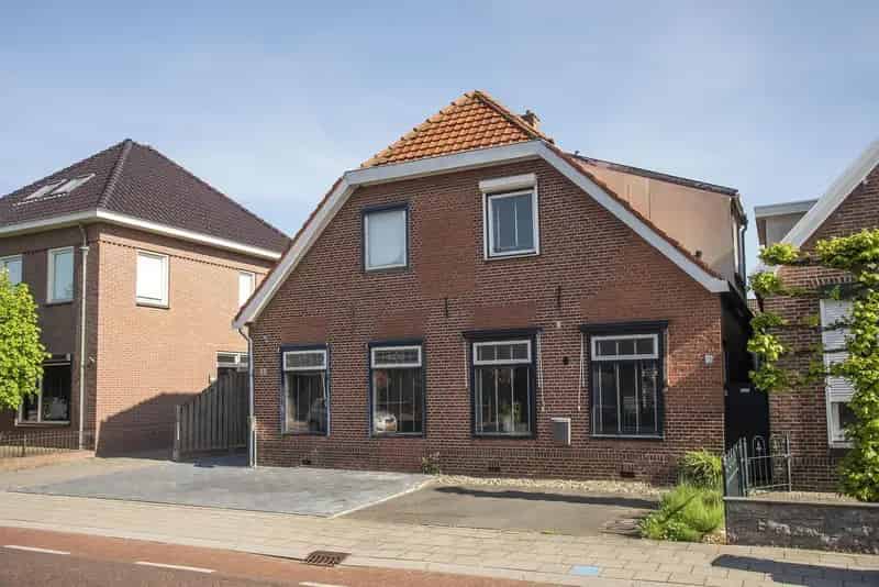 Stadsboerderij Rijssen: Garage, Tuin & Moderne Afwerking
