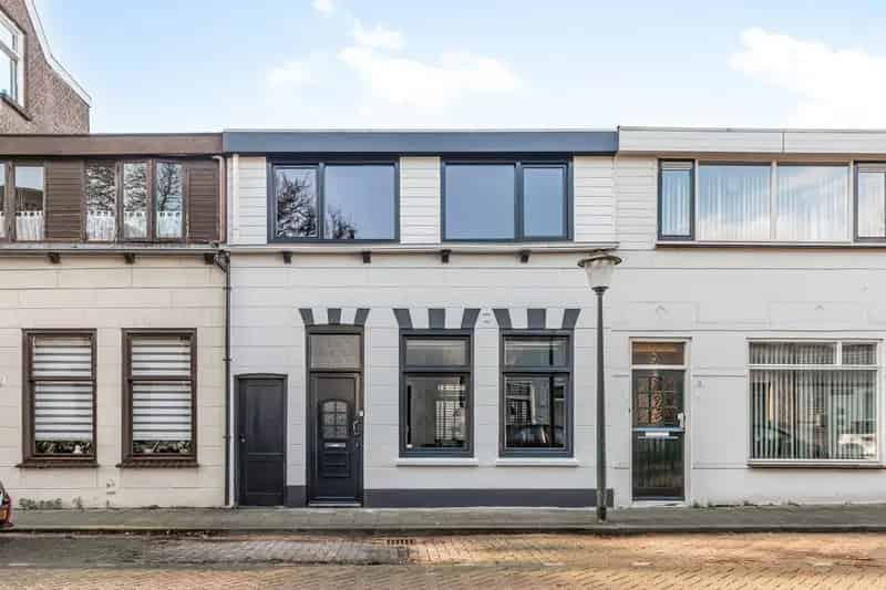 Huis te koop Schiedam Gorzen 75m2 gerenoveerd 3 slaapkamers