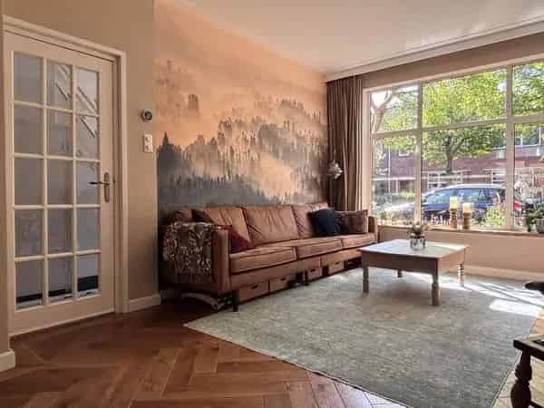 Tussenwoning Oog in Al Ruime Woonkamer Houtkachel Moderne Keuken