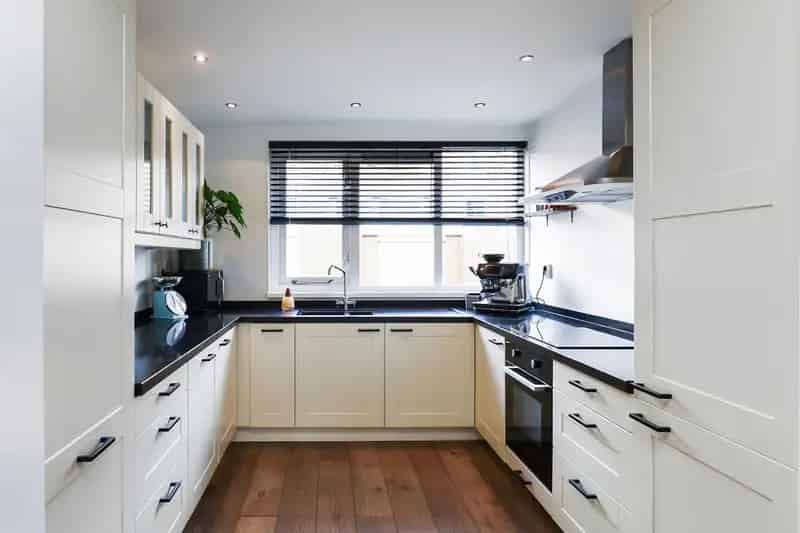 Huis te koop Nieuw Vennep 4 slaapkamers diepe tuin
