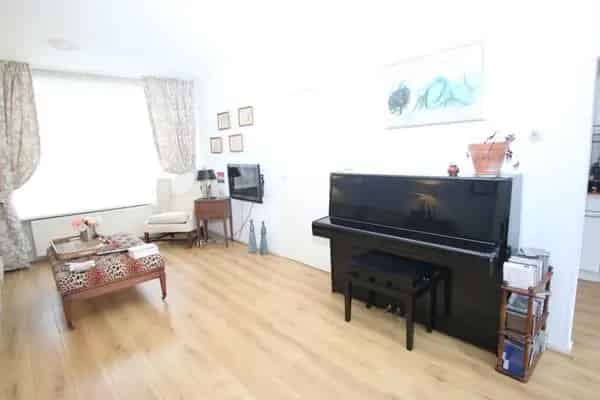 4 Slaapkamers Familiewoning te Huur Amstelveen Bankras