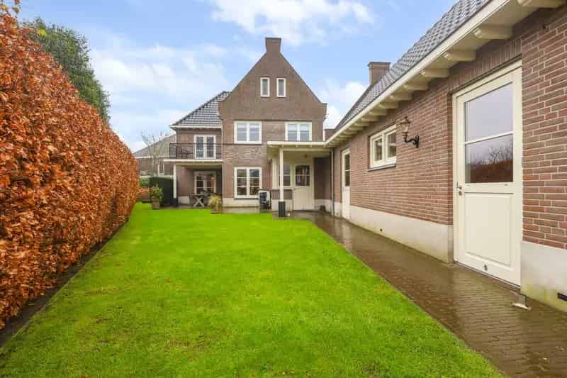 Herenhuis Voorthuizen 5 slaapkamers 220m2  tuin bijgebouw