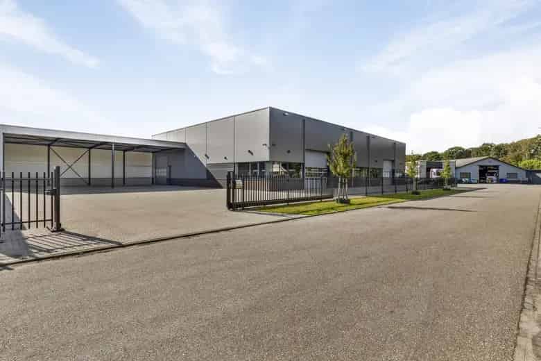 1642 m2 Bedrijfsruimte te Huur Denekamp