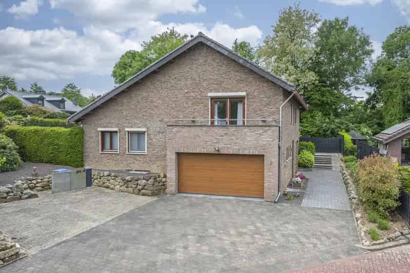 Ruime 5 Slaapkamer Vrijstaande Woning Haanrade Nabij Carisborg