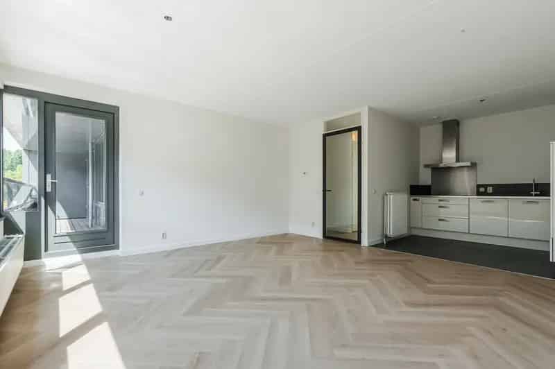 Ruim 4 Kamer Appartement Amsterdam Nieuw West Nabij Rembrandtpark