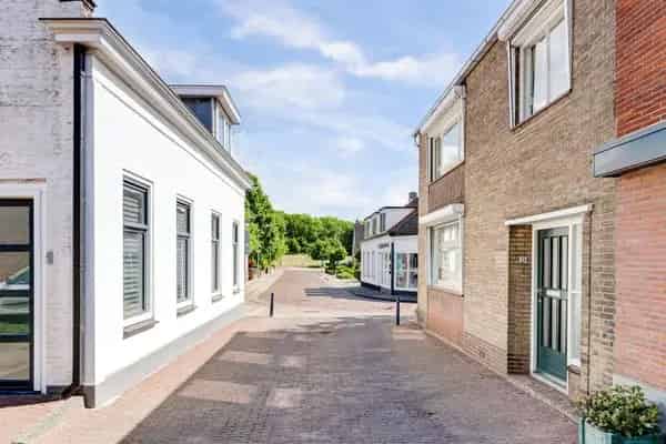 Ruime Hoekwoning Yerseke Centrum 3 Slaapkamers Tuin