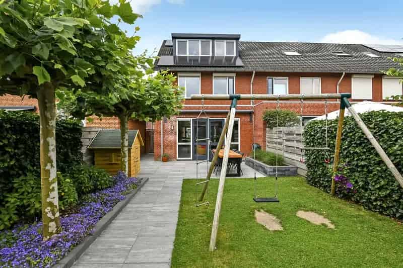 Huis te koop Elst: Luxe 5 Slaapkamers Diepe Tuin Energielabel A