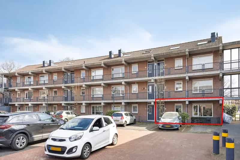 Appartement te koop Hoogland 2 slaapkamers tuin parkeerplaats