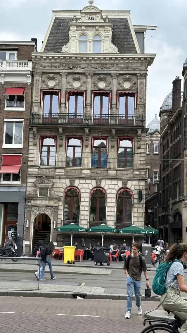 Te Koop: Modern Restaurant op Iconische Locatie in Amsterdam Centrum