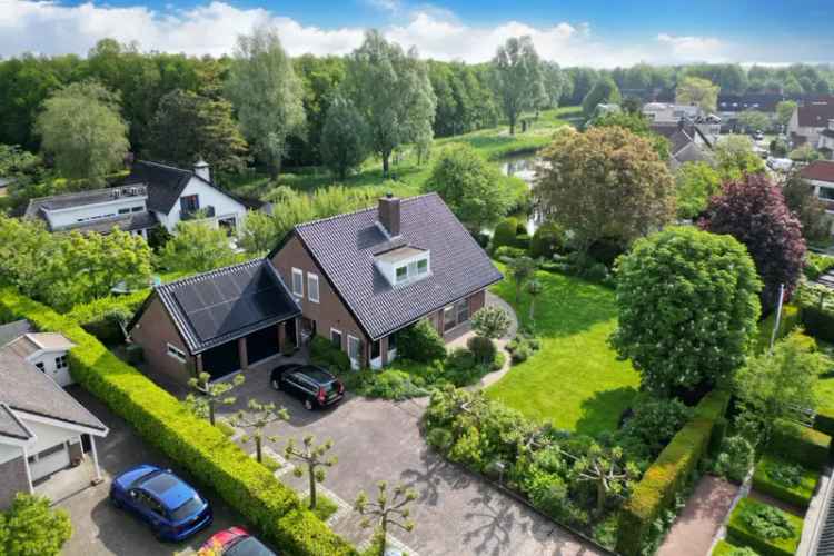 Luxe Villa Maasdam 210m² 3 Slaapkamers Grote Tuin
