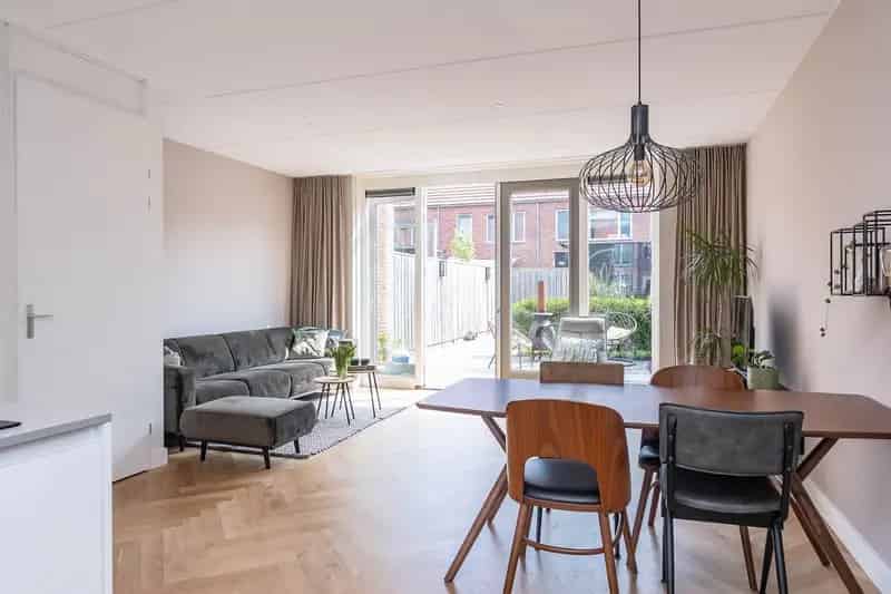 Huis te koop Tilburg - 4 slaapkamers, moderne keuken, tuin, nabij station