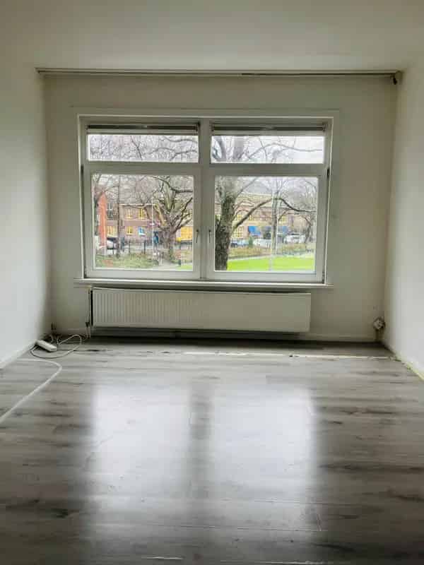 3 Kamer Kluswoning Haagse Markt Nabij Openbaar Vervoer