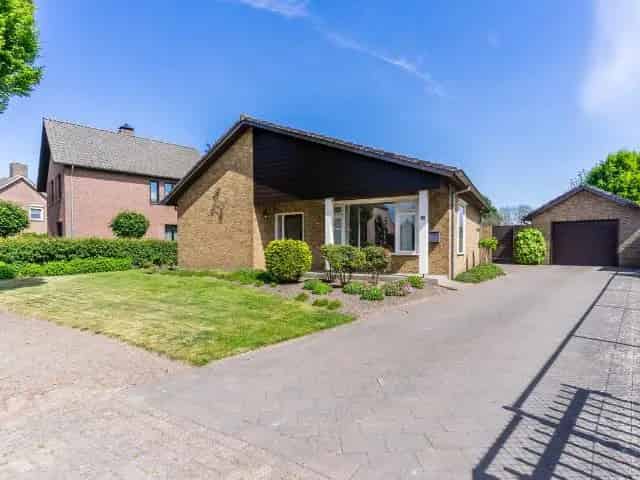 Vrijstaande Bungalow te koop in Gastel 3 slaapkamers