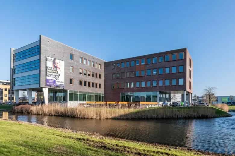 274m2 Kantoorruimte te Huur Barendrecht A29