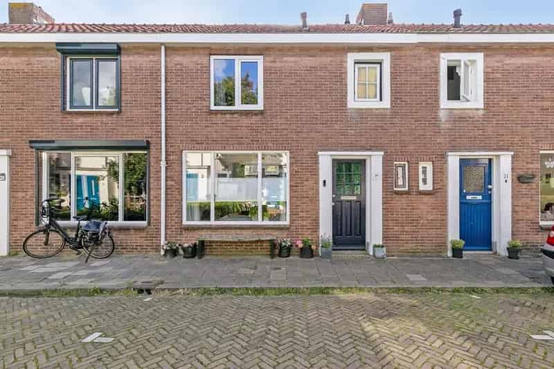 Tussenwoning Middelburg: starterswoning met 3 slaapkamers en tuin