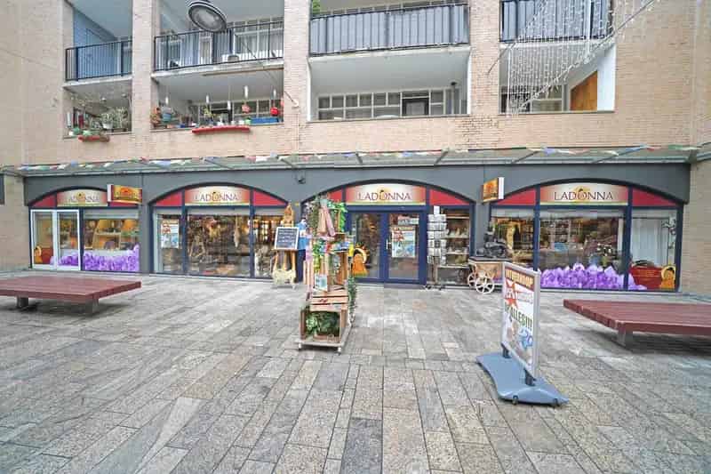 Winkelruimte te Huur Almere Zadelmakerstraat 256m2