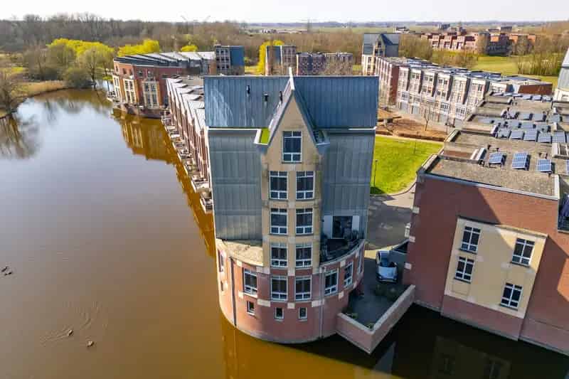 Huis te koop: Ruime luxe torenwoning 238m² nabij Den Bosch