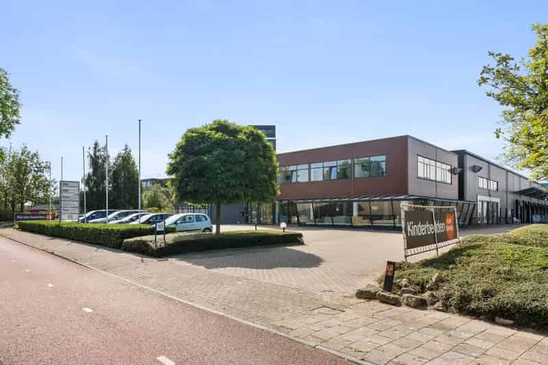 Bedrijfshal te huur Veenendaal 4654m² Showroom Kantoorruimte