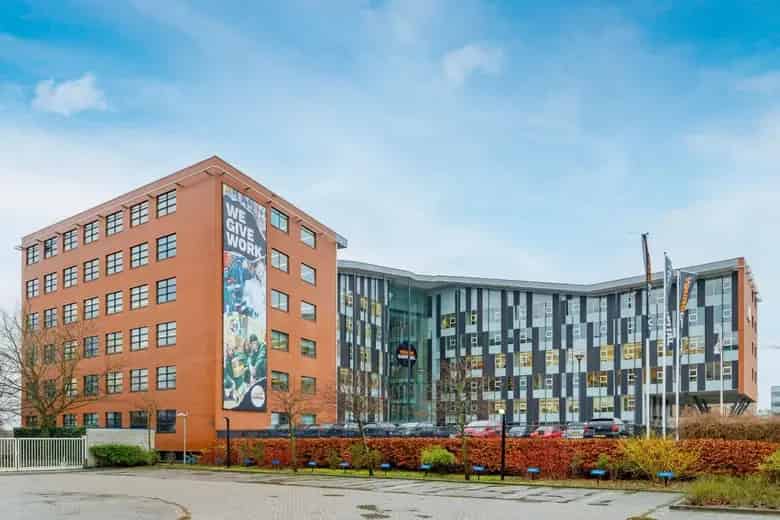 910 m2 Kantoorruimte te Huur Hoofddorp