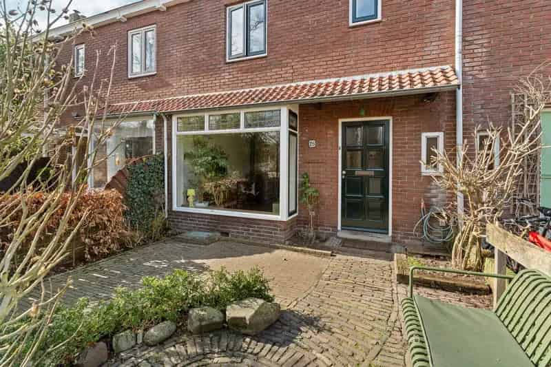Huis te koop Nijmegen Oost 4 slaapkamers tuin balkon