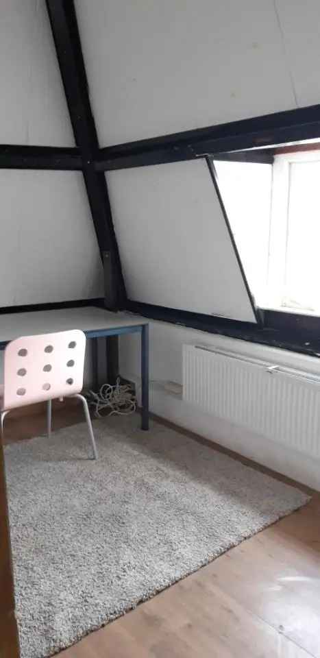Kamer Hilversum Centrum: Ruime kamer met voorzieningen