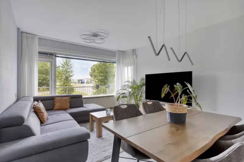 Ruim 3 kamer appartement Rotterdam zuidwesten balkon