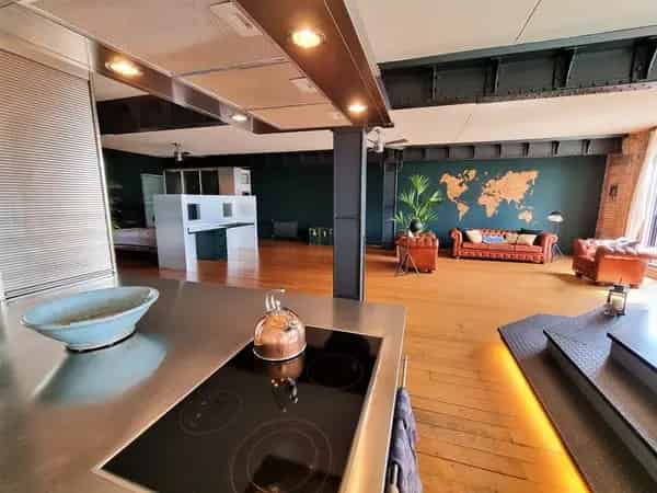 Te Huur: Stijlvolle Loft 128m2 Handelsplein Rotterdam