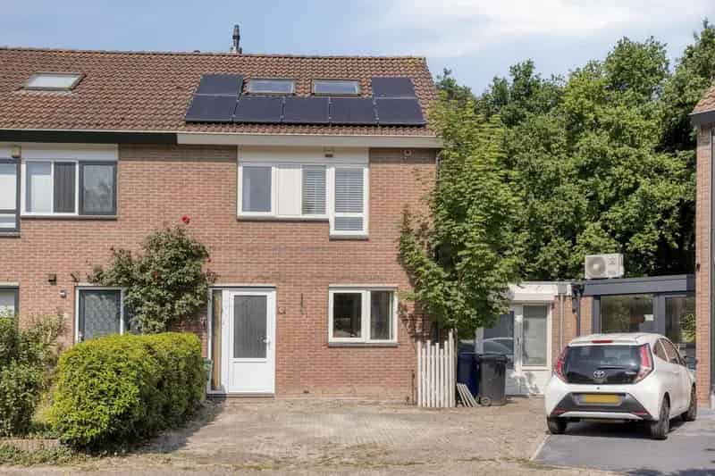 7 Kamer Eengezinswoning Almere Buiten Ruime Tuin
