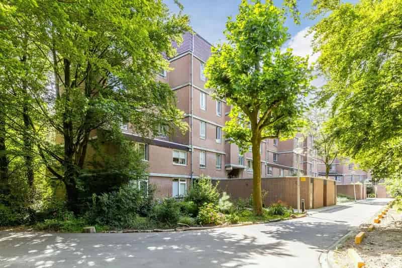 Ruim appartement Amsterdam 63m2 groot balkon parkeerplaats