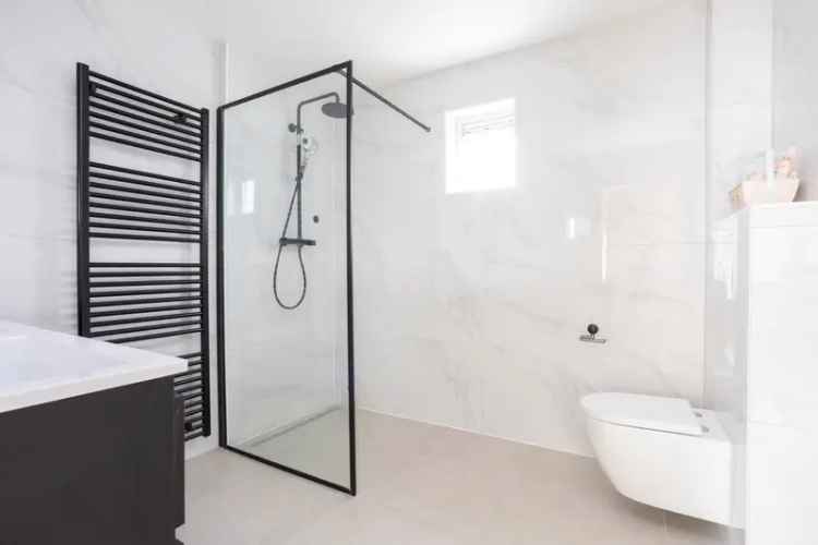 Vrijstaande Villa Bergschenhoek 160m2 4 slaapkamers Ruime Garage