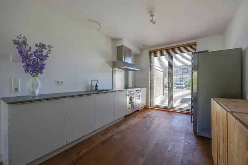 Ruime eengezinswoning 142m2 Almere 4 slaapkamers Dakterras Tuin