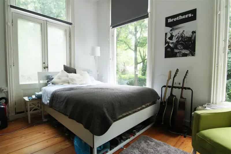 Ruime kamer met eigen keuken in stadsvilla Zuiderpark