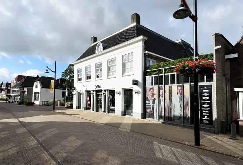 Winkelpand met Appartement te Koop Sliedrecht