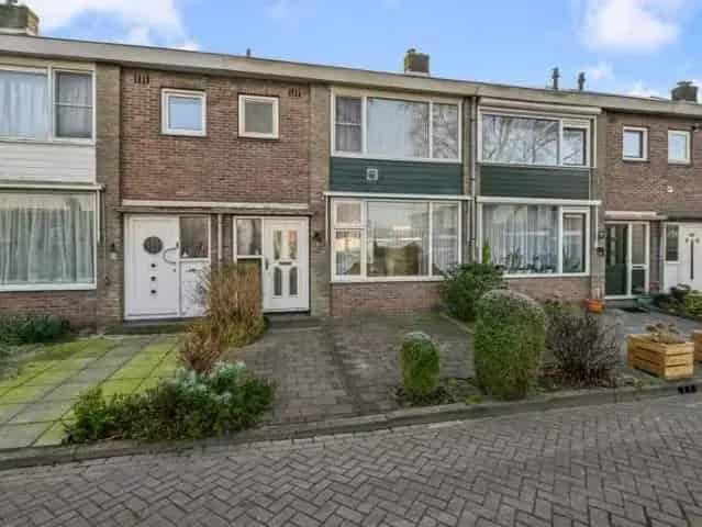 Eengezinswoning te Wormerveer met 3 slaapkamers en tuin