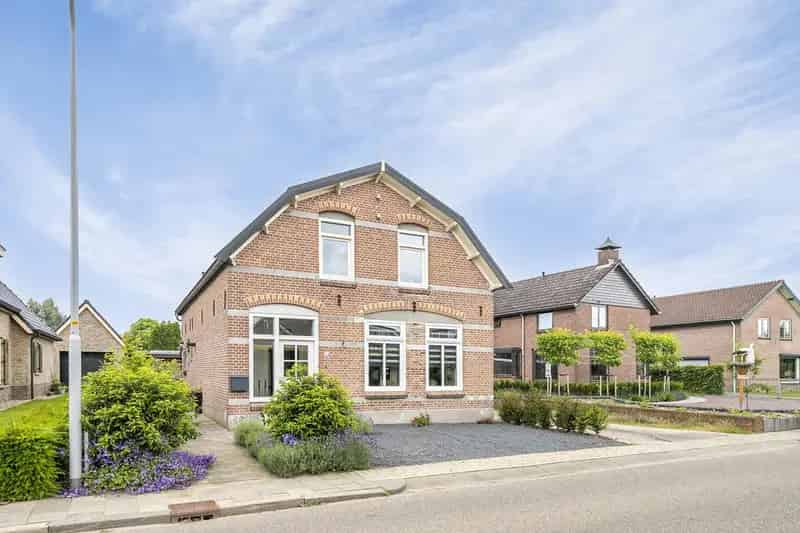 Authentiek Vrijkstaand Huis Dodewaard 4 Slaapkamers Luxe Keuken