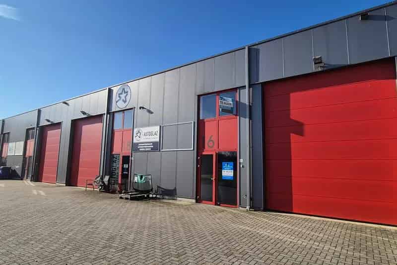 Bedrijfshal te Huur Kerkrade 215m2  Hal Kantoor Parkeerplaatsen