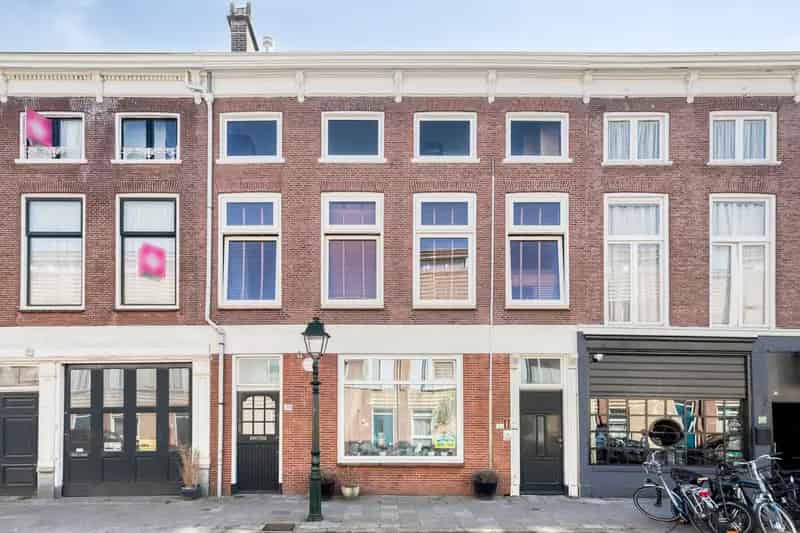 Zeer ruim 4 kamer dubbel bovenhuis te koop in het Zeeheldenkwartier