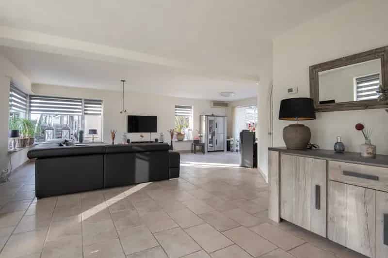 Huis te koop Putten: Royale Bedrijfswoning met Hal