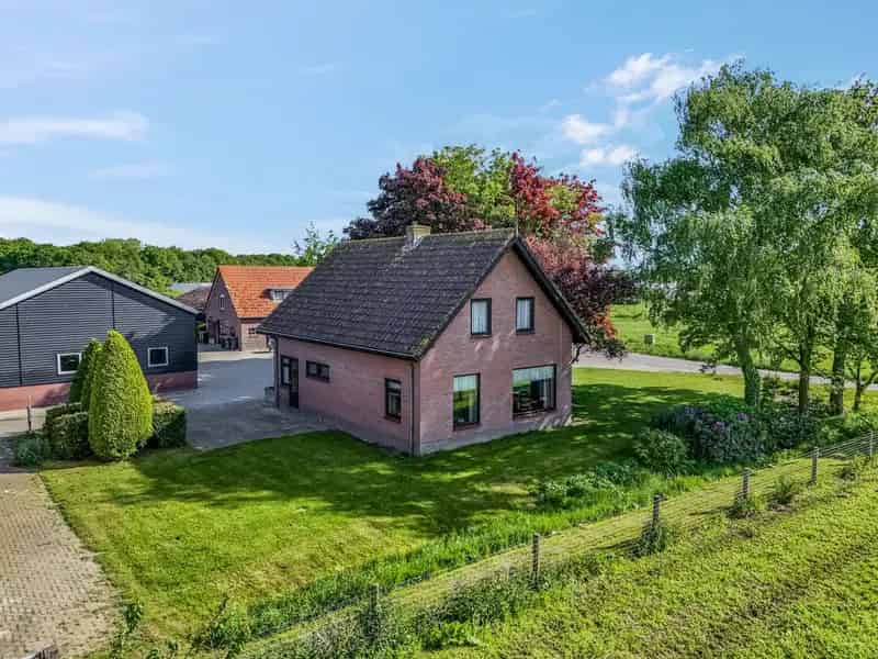 Huis te koop Terschuur: Ruime woning met uitbreidingsmogelijkheden