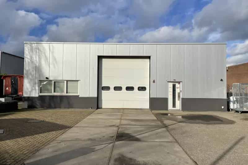 Bedrijfshal te huur Aalsmeer 330m2 Opslag Werkplaats Kantoor
