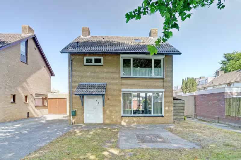 Ruime gezinswoning Reusel - 4 slaapkamers - Verbouwingspotentie