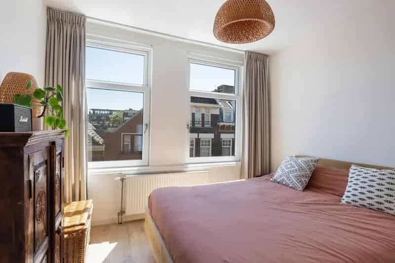 Dubbele Bovenwoning Rotterdam 3 slaapkamers Dakterras Balkon Gerenoveerd