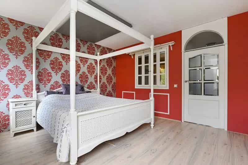 Huis te Koop Houtwijk 4 Slaapkamers Tuin Eigen Grond