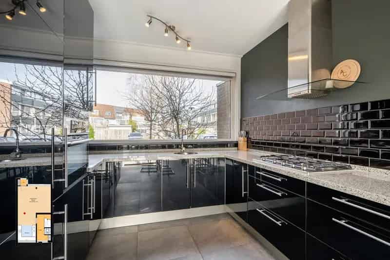 Huis te koop Vlaardingen: Ruime 5 kamer woning 4 slaapkamers