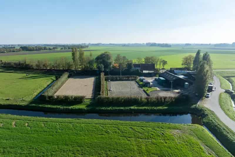 Paardenhouderij Oudenhoorn Compleet met Binnen- en Buitenfaciliteiten