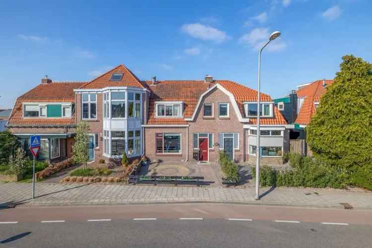 Ruime woning Wateringen 4 parkeerplaatsen grote tuin serre