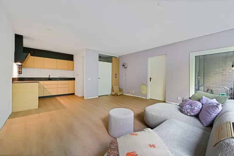 2-kamer Appartement Voorburg: Moderne Keuken Luxe Badkamer Royale Tuin