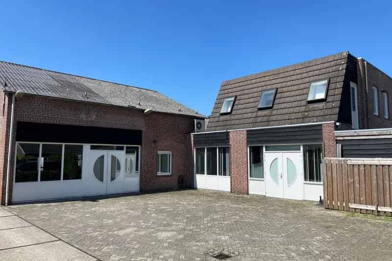 Bedrijfshal Heesch 364m² te huur Showroom Atelier Werkplaats Opslag