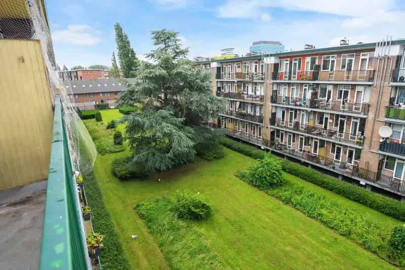 Ruim 4-kamerappartement Bos en Lommer 60m² 3 slaapkamers balkon