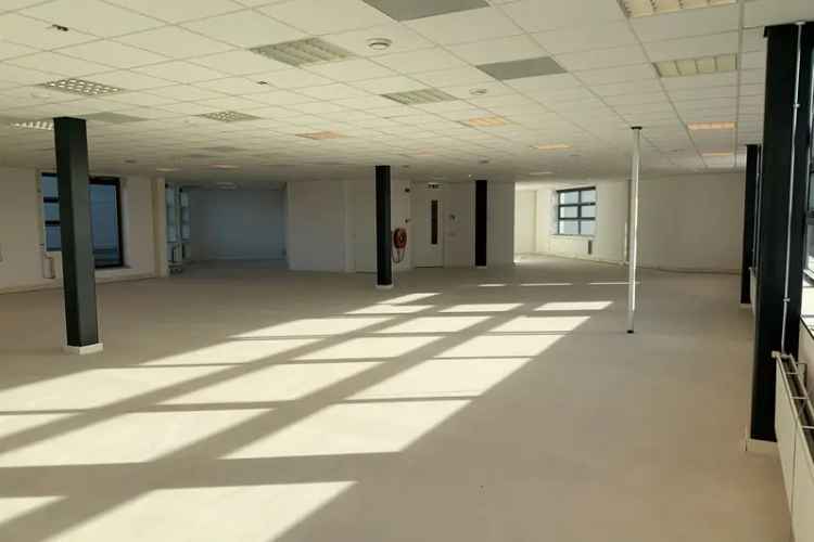 Kantoorruimte te huur 230m2 tot 690m2 A15 A16 A29